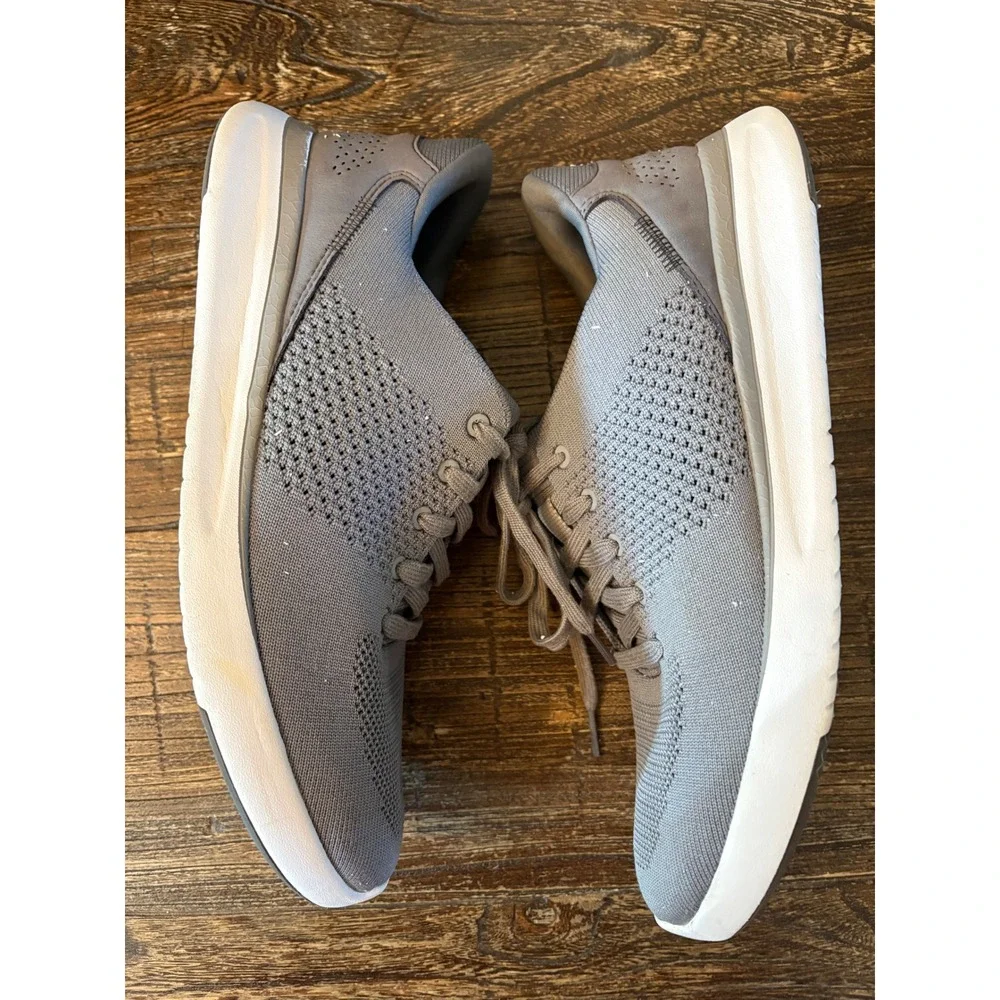Kizik Lima Slip On Sneakers Mens 10 Grey Hands Free Knit Athletic
